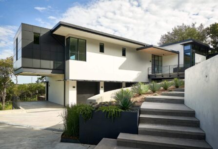 Harbor View Residence: Exterior