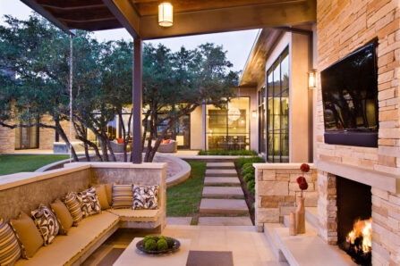 LaRue Architects: Covered patio area