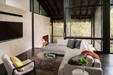 Rollingwood Treehouse: Living Room