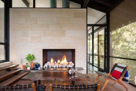 Rollingwood Treehouse: Enclosed Patio with fireplace